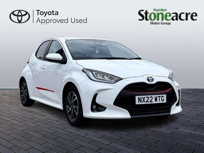 White Used 2022 Toyota Yaris Hybrid Design Hatchback | £15,250 (Good price) - Image 1/2
