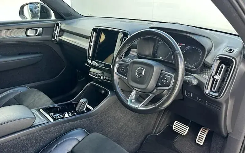 Used Volvo XC40 R-Design 163 HP (119 kW) 2021 Grey SUV