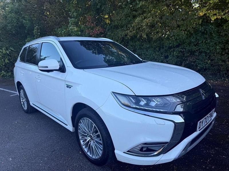White Used 2020 Mitsubishi Outlander P-HEV Estate | £12,295 (Fair price) - Image 1/4