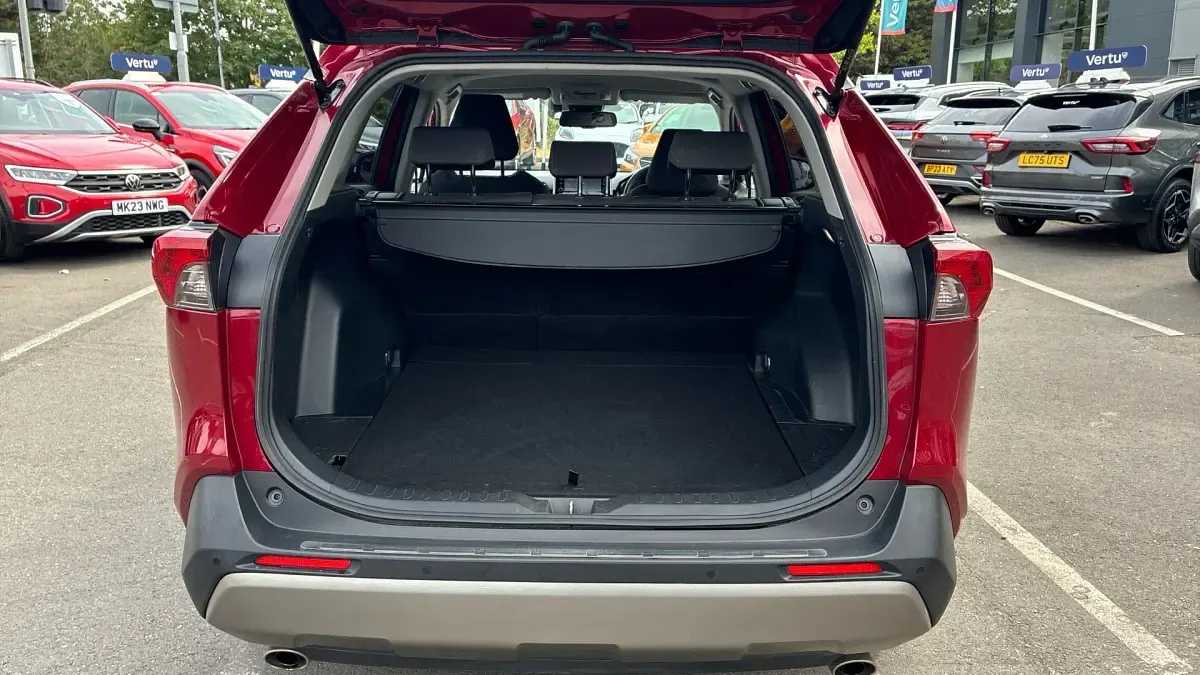 Used Toyota RAV4 Hybrid 218 HP (160 kW) 2022 Red SUV