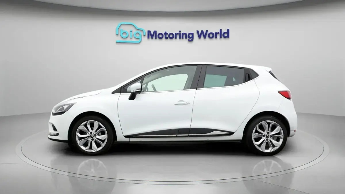Used Renault Clio Iconic 88 HP (64 kW) 2019