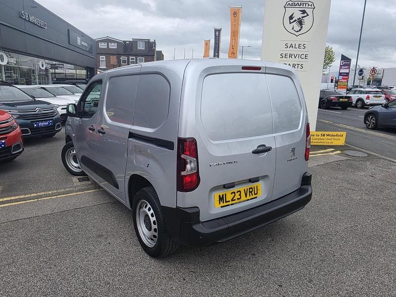 Used Peugeot Partner Premium 102 HP (75 kW) 2023 Grey MPV