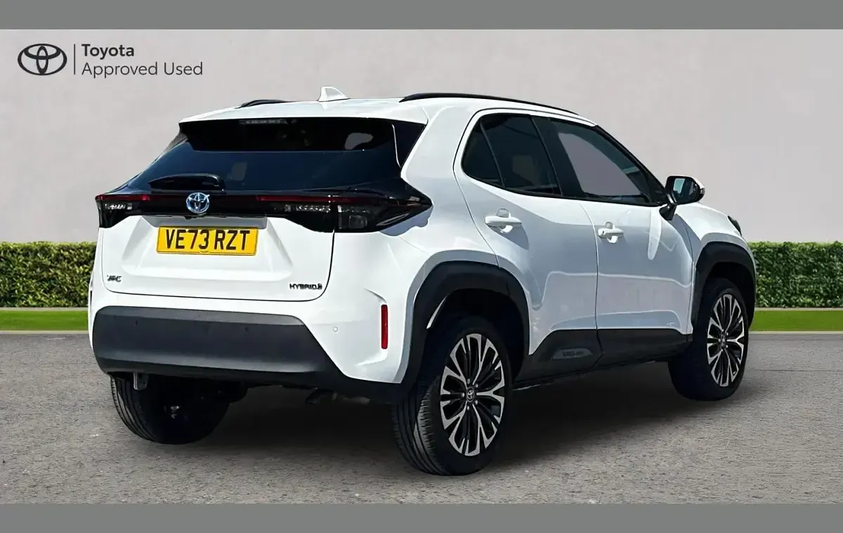 Used Toyota Yaris Cross 113 HP (83 kW) 2024 White SUV