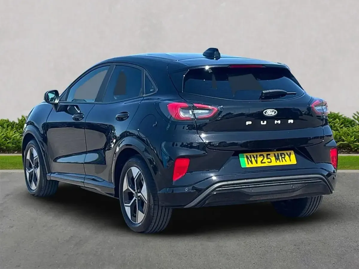 Używany Ford Puma Select 122 kW (167 KM) 2025 Czarny SUV