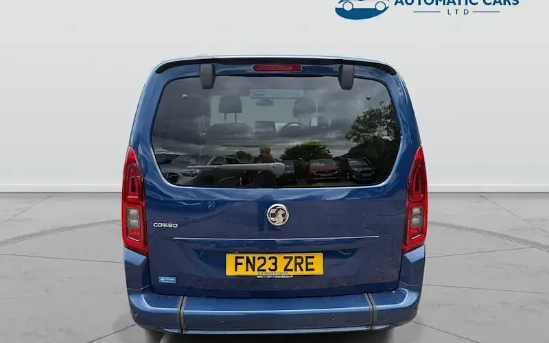 Used Vauxhall Combo S 102 HP (75 kW) 2023 Blue MPV