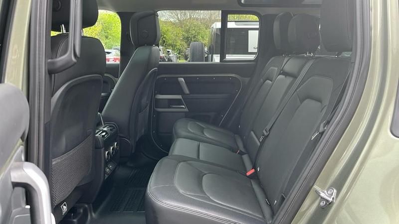Used Land Rover Defender HSE Dynamic 404 HP (297 kW) 2023 Green SUV