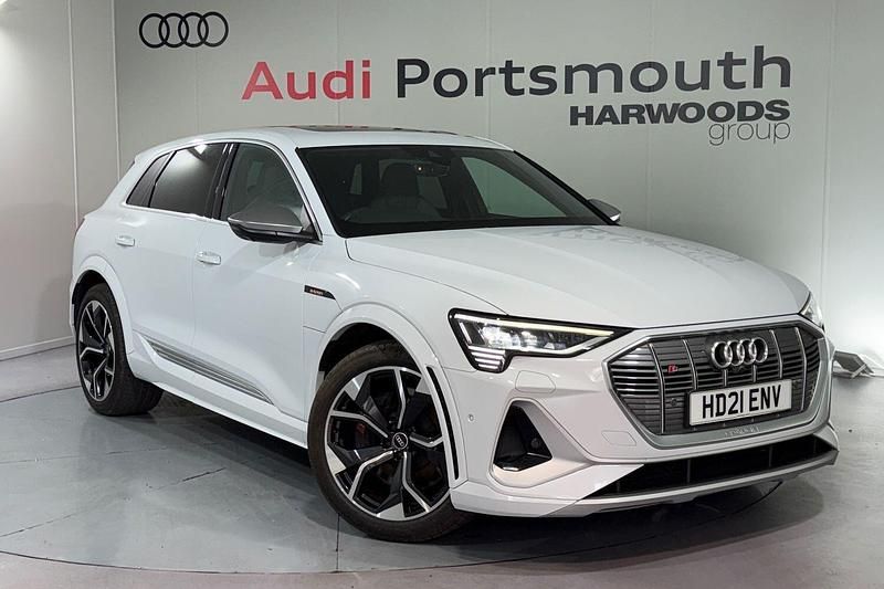 White Used 2021 Audi e-tron Advanced SUV | £28,590 (Good price) - Image 1/4