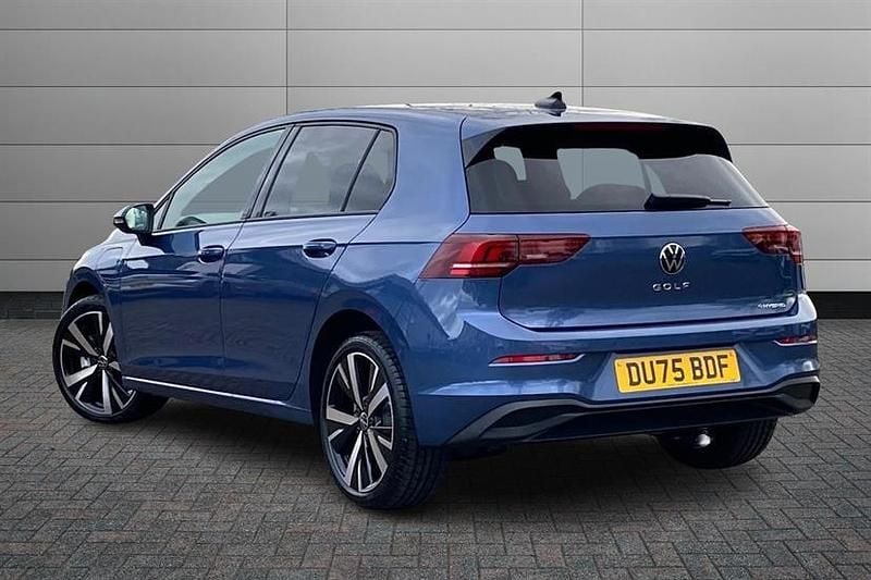 New VW Golf VIII Match 204 HP (150 kW) 2026 Anemone blue Hatchback