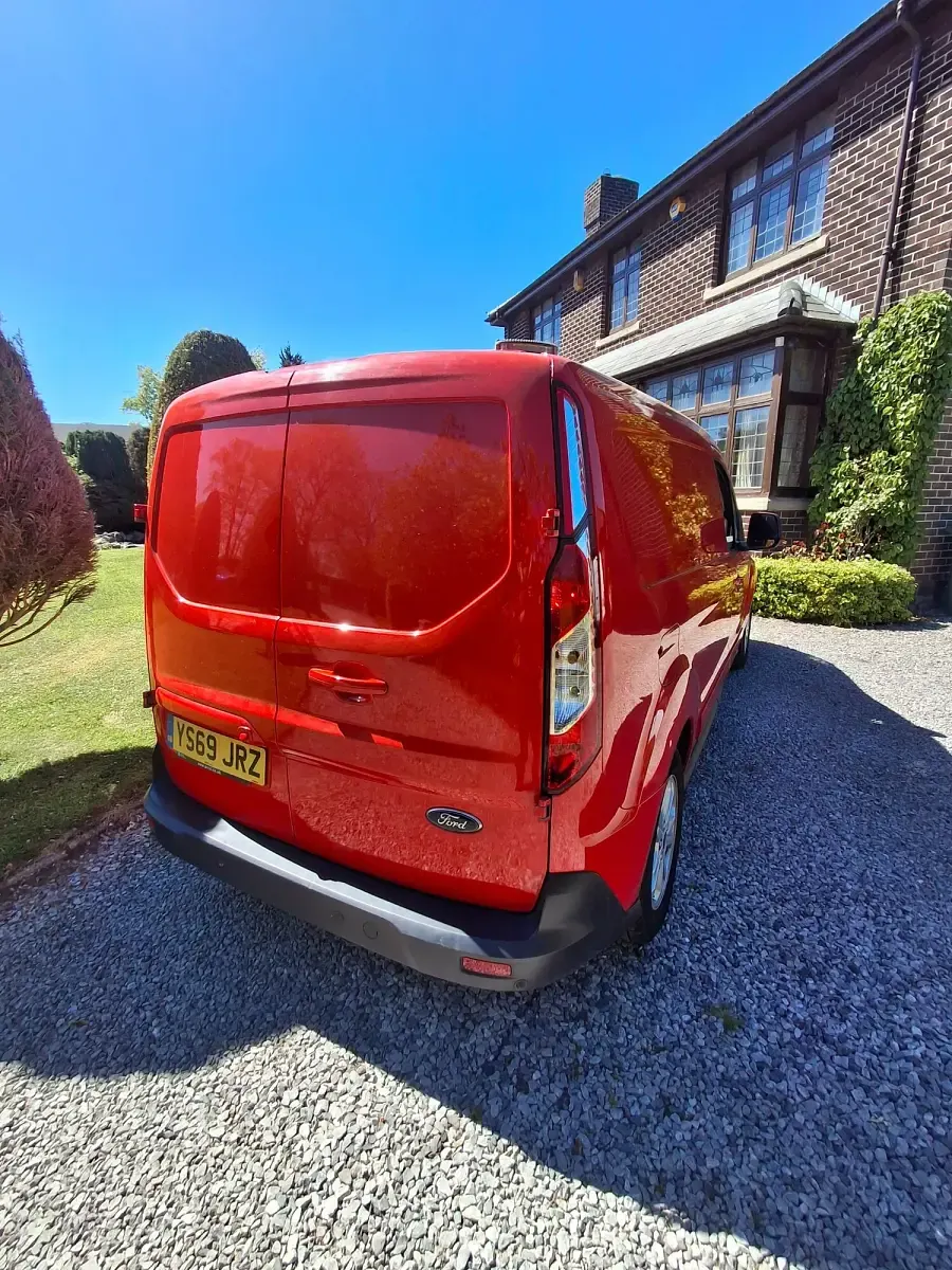 Used Ford Transit Connect Limited 120 HP (88 kW) 2020 Red MPV