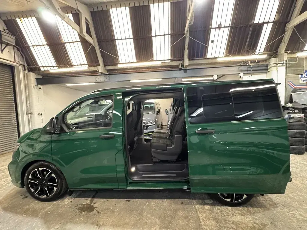 New VW T7 Sportline 2026 Green Van