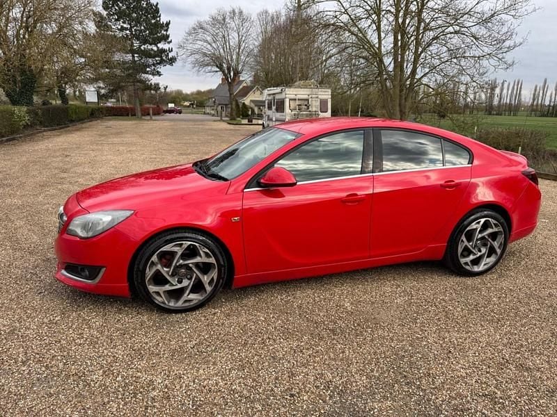Used Vauxhall Insignia SRi 163 HP (119 kW) 2015 Red Hatchback