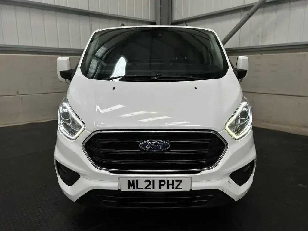 Used Ford Transit Custom Limited 130 HP (95 kW) 2021 White Van