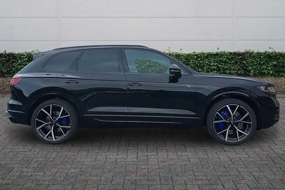 Used VW Touareg Edition 462 HP (339 kW) 2026 Grenadilla black SUV