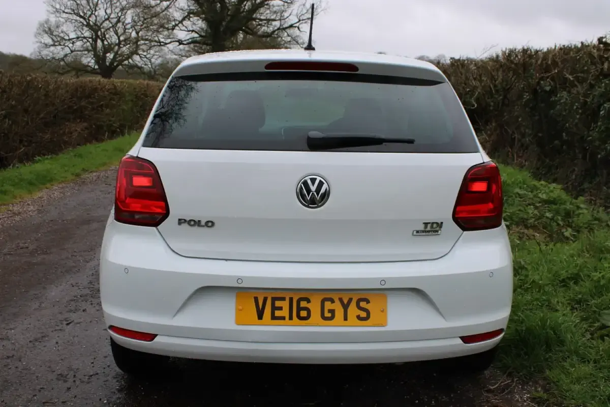 Second-hand VW Polo Match 75 CP (55 kW) 2016 Alb Hatchback