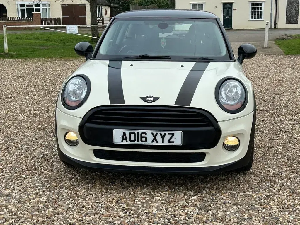 Used Mini ONE Hatch 102 HP (75 kW) 2016 White Hatchback