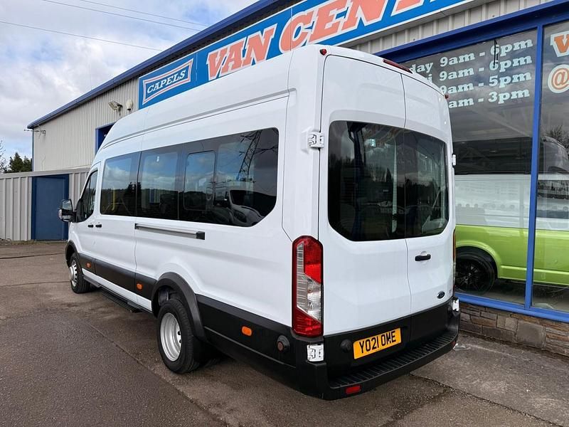 Usado Ford Transit Trend 130 CV (95 kW) 2021 Blanco