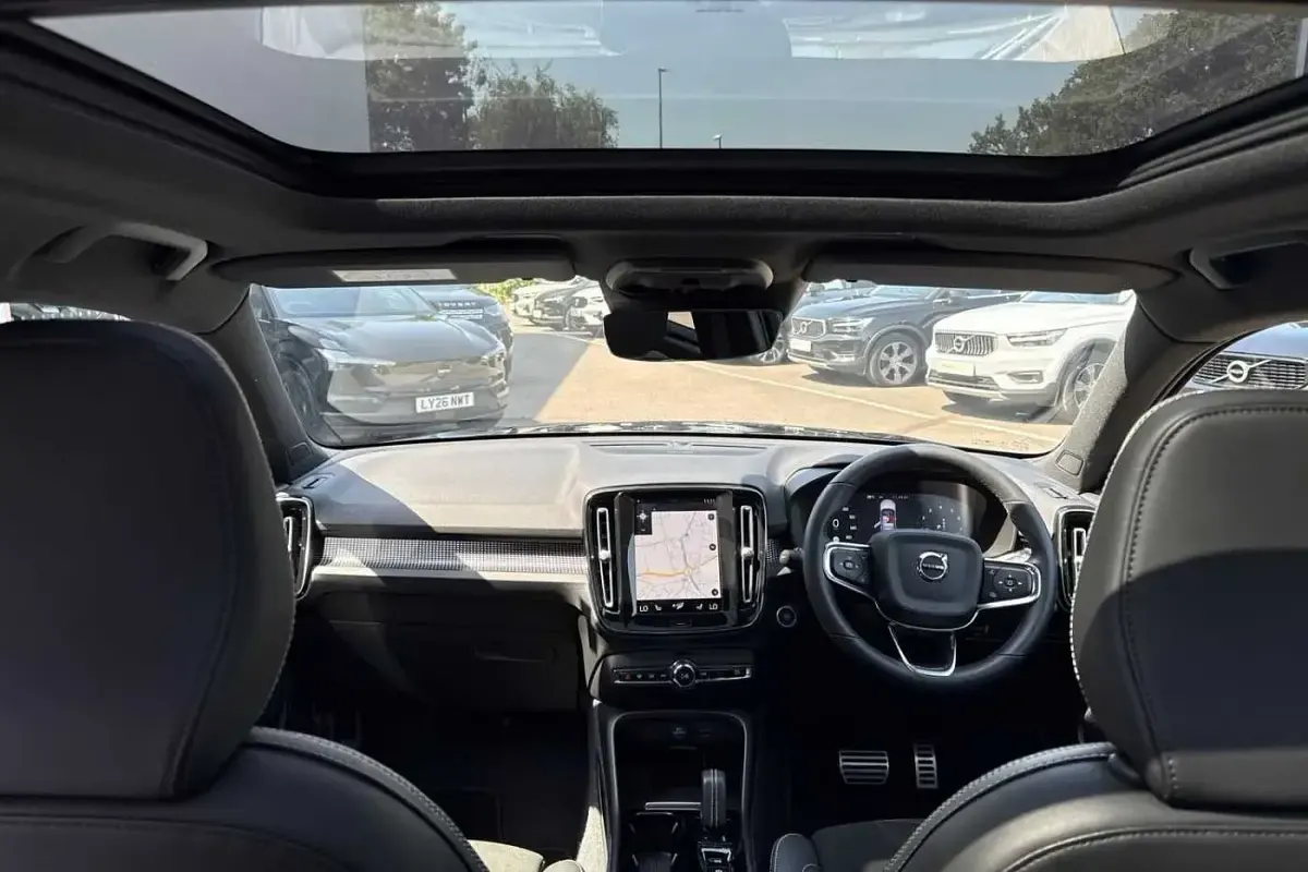 Used Volvo XC40 R-Design 163 HP (119 kW) 2021 SUV