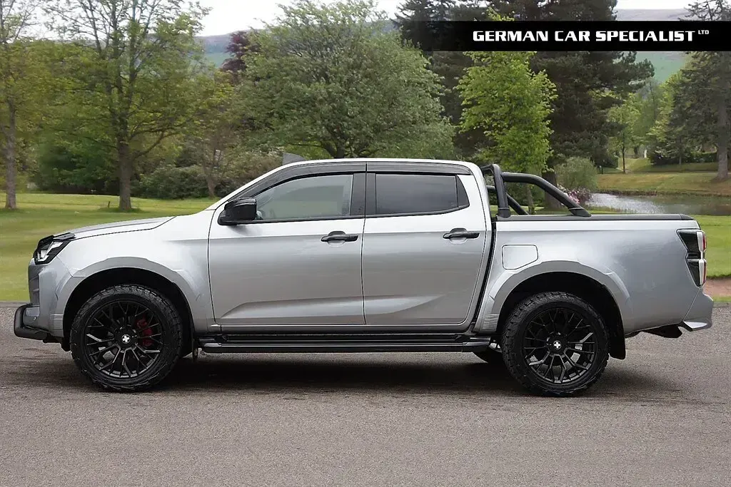 Used Isuzu D-Max 163 HP (119 kW) 2023 Galena grey Pickup