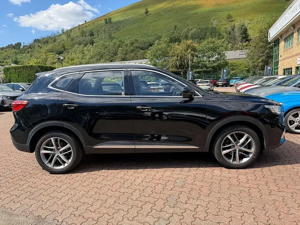 Used MG HS 162 HP (119 kW) 2023 Black SUV