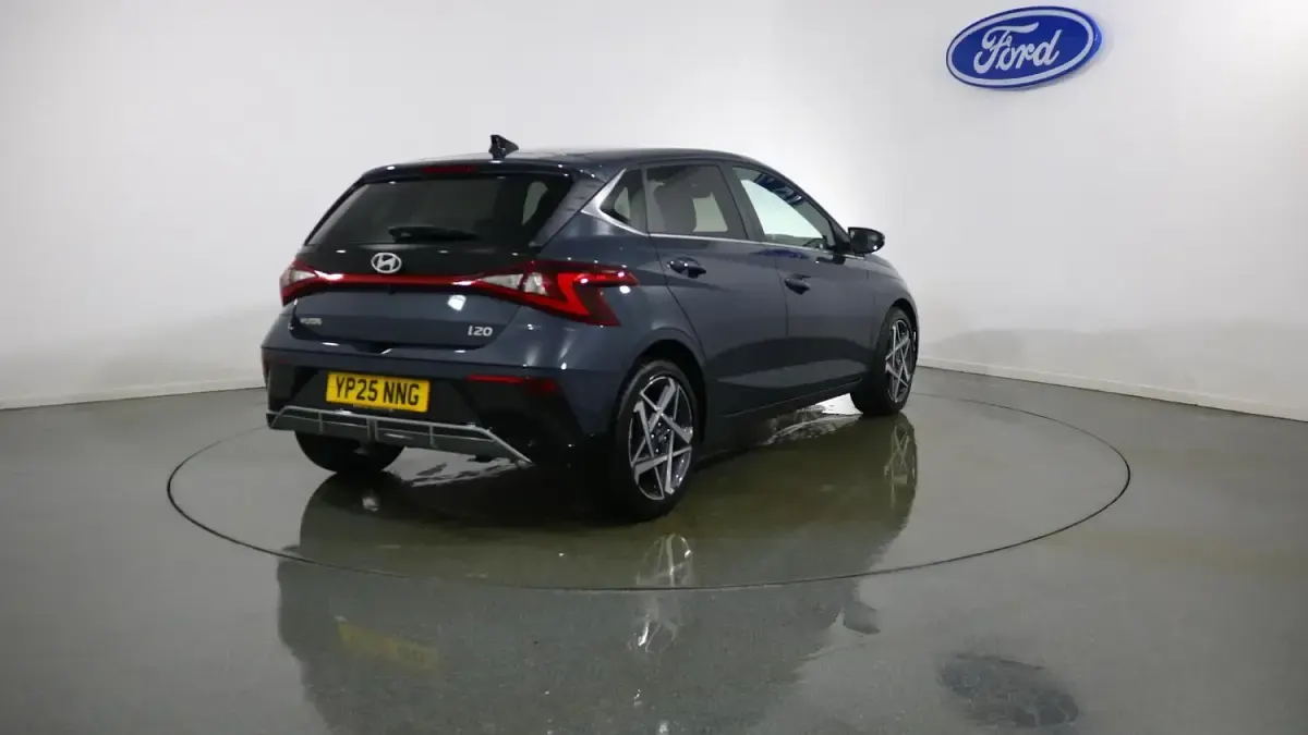 Used Hyundai i20 Premium 100 HP (73 kW) 2025 Grey Hatchback