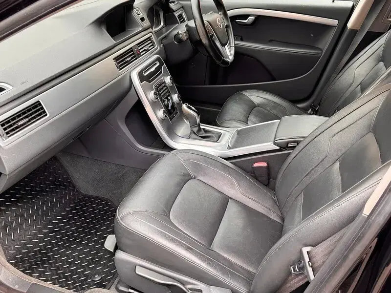 Used Volvo V70 SE Lux 2016 Black Estate