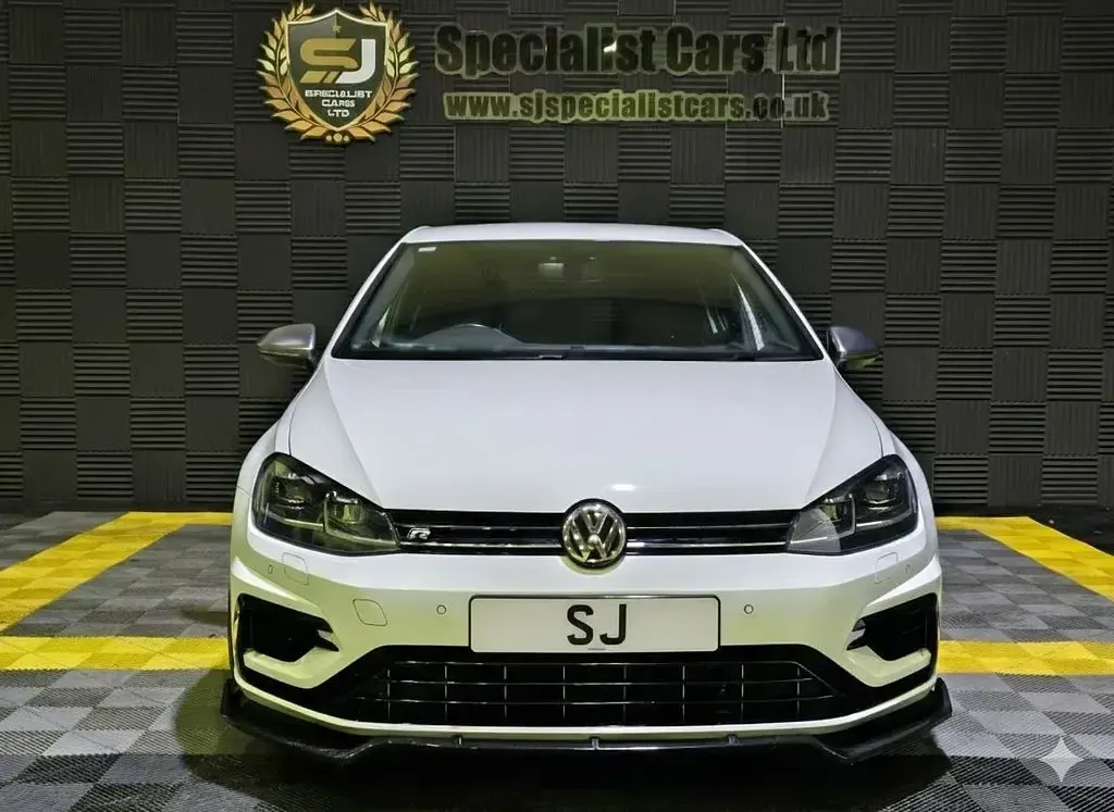 Used VW Golf VII R 310 HP (228 kW) 2017 White Hatchback
