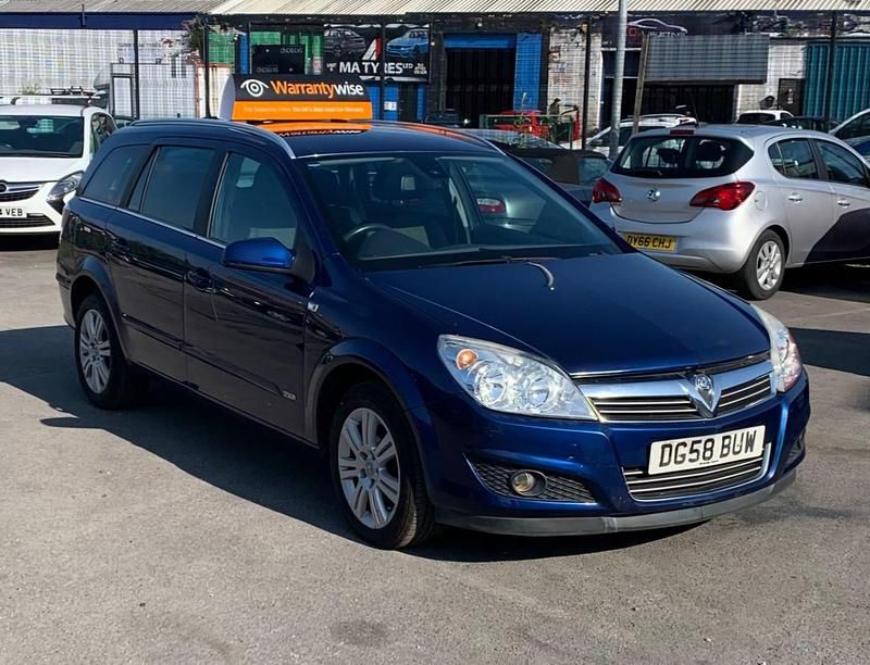 Blue Used 2008 Vauxhall Astra Design Edition Estate | £1,695 (Good price) - Image 1/4