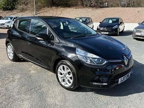 Used Renault Clio IV Dynamique 2017 Diamond black Hatchback
