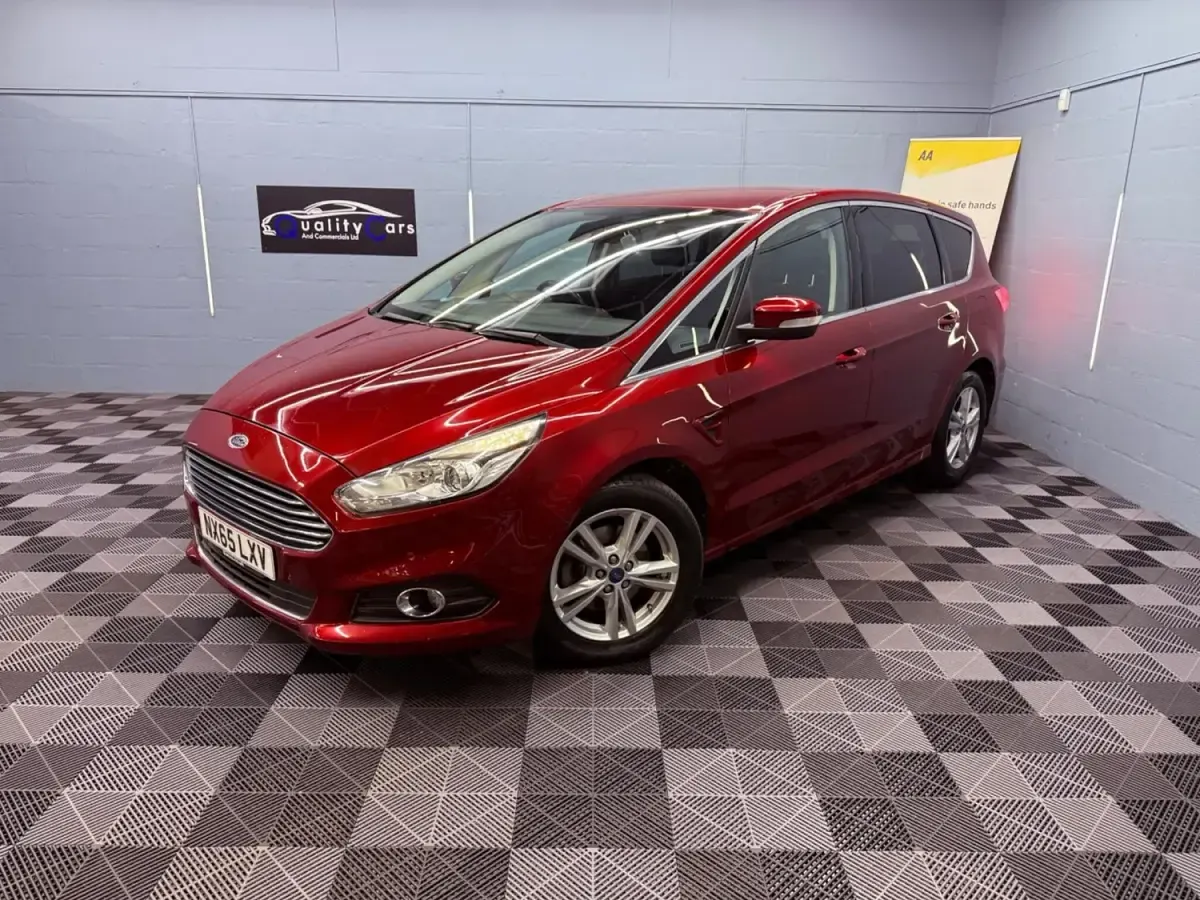 Usado Ford S-MAX Titanium 150 CV (110 kW) 2015 Rojo Monovolumen