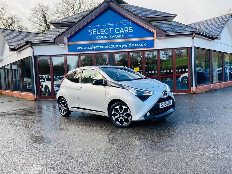 Silver Used 2019 Toyota Aygo Trend Hatchback | £7,995 (Fair price) - Image 1/4