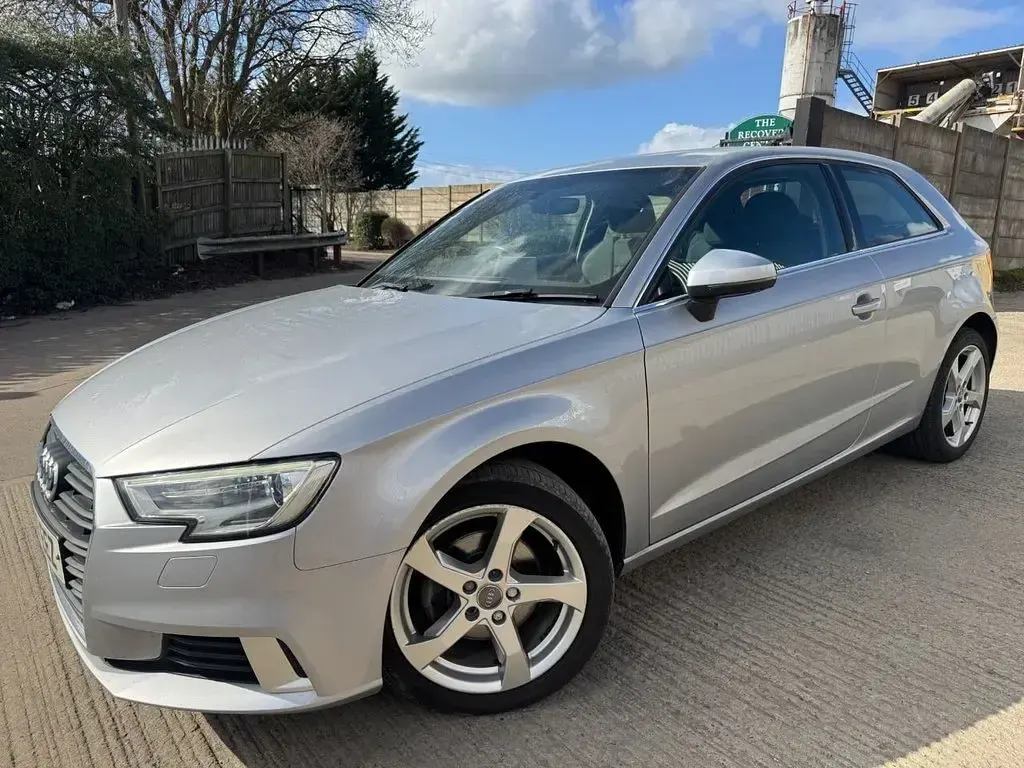 Used Audi A3 Sport 110 HP (80 kW) 2017 Silver Hatchback