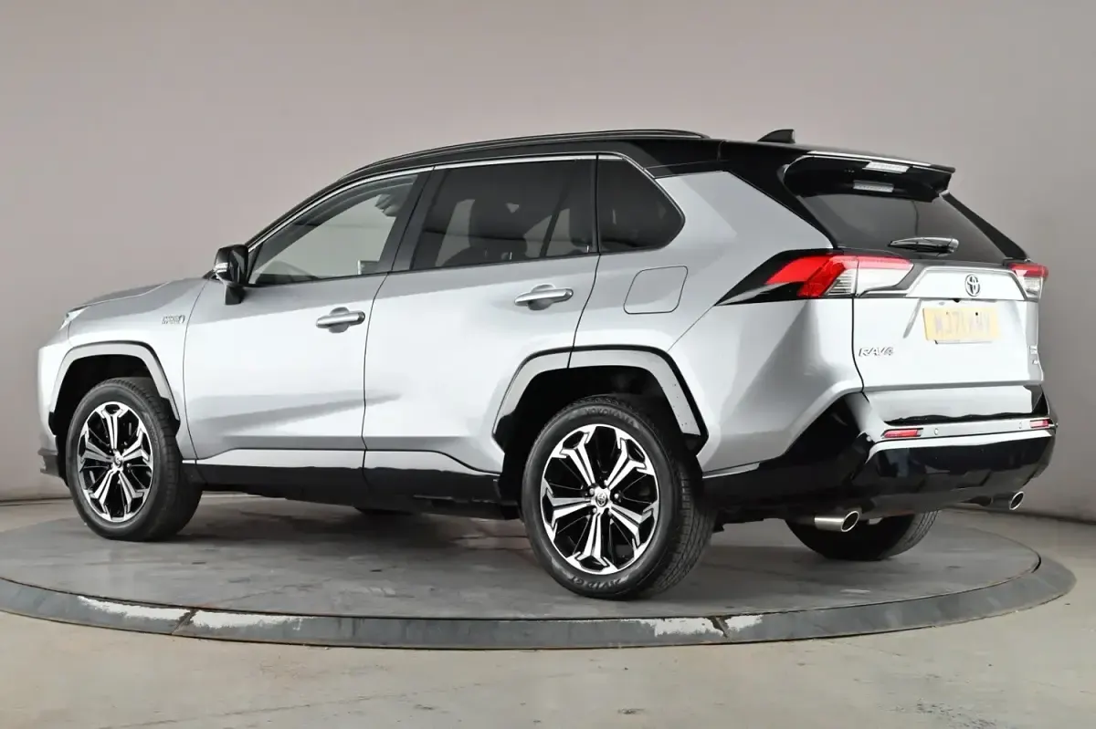 Used Toyota RAV4 218 HP (160 kW) 2021 Silver SUV