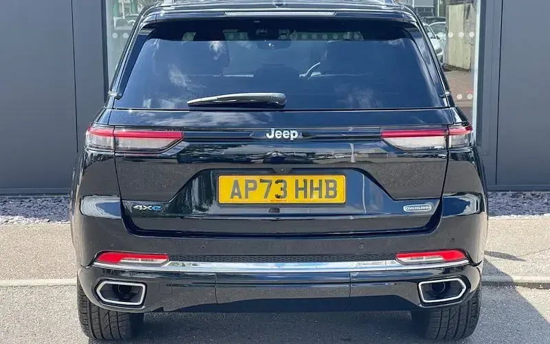Used Jeep Grand Cherokee Overland 381 HP (280 kW) 2023 Black SUV