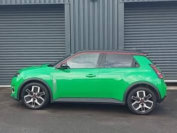 New Renault R5 Urban 88 kW (120 HP) 2025 Green Hatchback