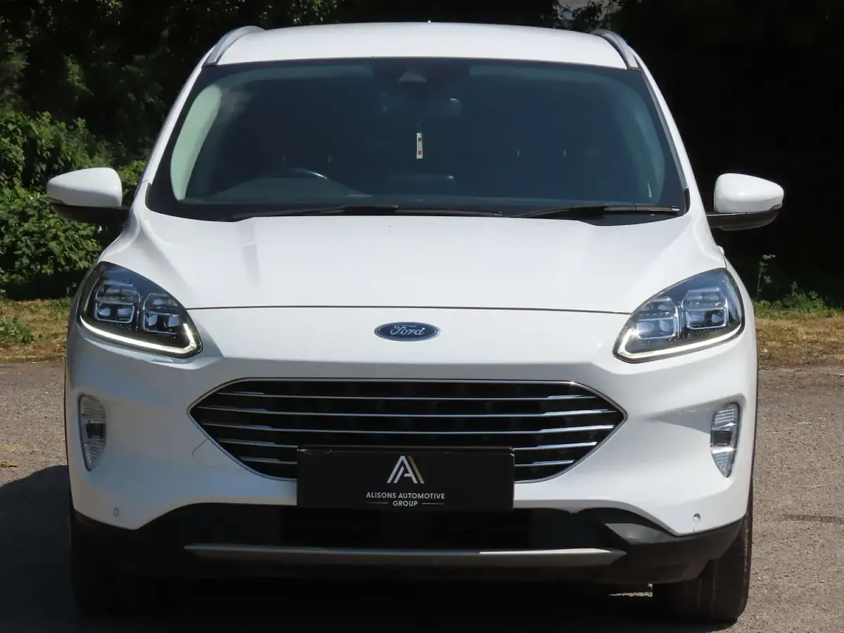 Used Ford Kuga Titanium 120 HP (88 kW) 2020 White SUV