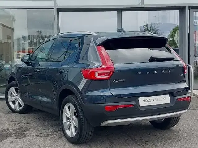 Used Volvo XC40 Core 161 HP (118 kW) 2026 SUV