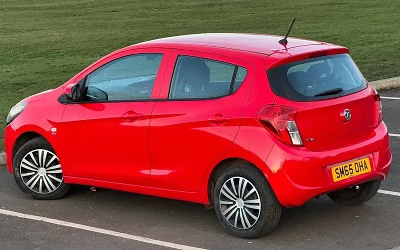 Used Vauxhall Viva 75 HP (55 kW) 2015 Red Hatchback