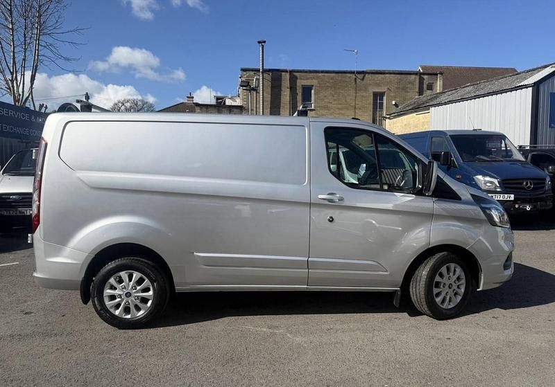 Used Ford Transit Custom Limited 130 HP (95 kW) 2020 Silver Van