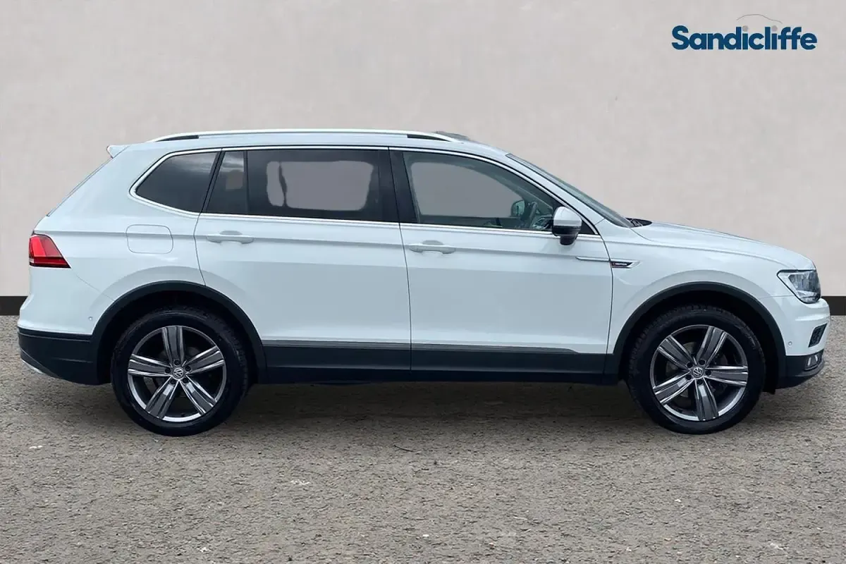 Usado VW Tiguan Allspace Match 150 HP (110 kW) 2021 Branco SUV