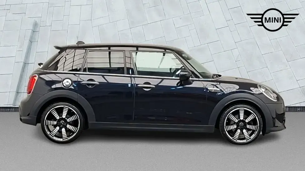 Used Mini Cooper S Exclusive 176 HP (129 kW) 2022 Black Hatchback