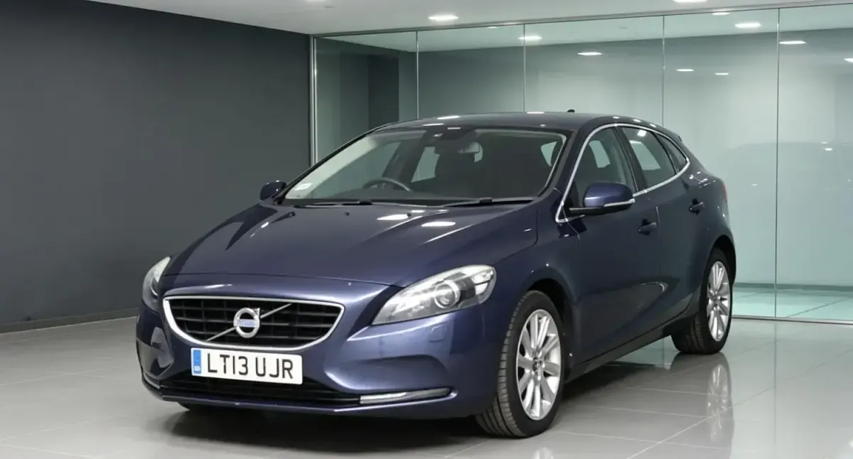 Used Volvo V40 SE Lux 115 HP (84 kW) 2013 Blue Hatchback