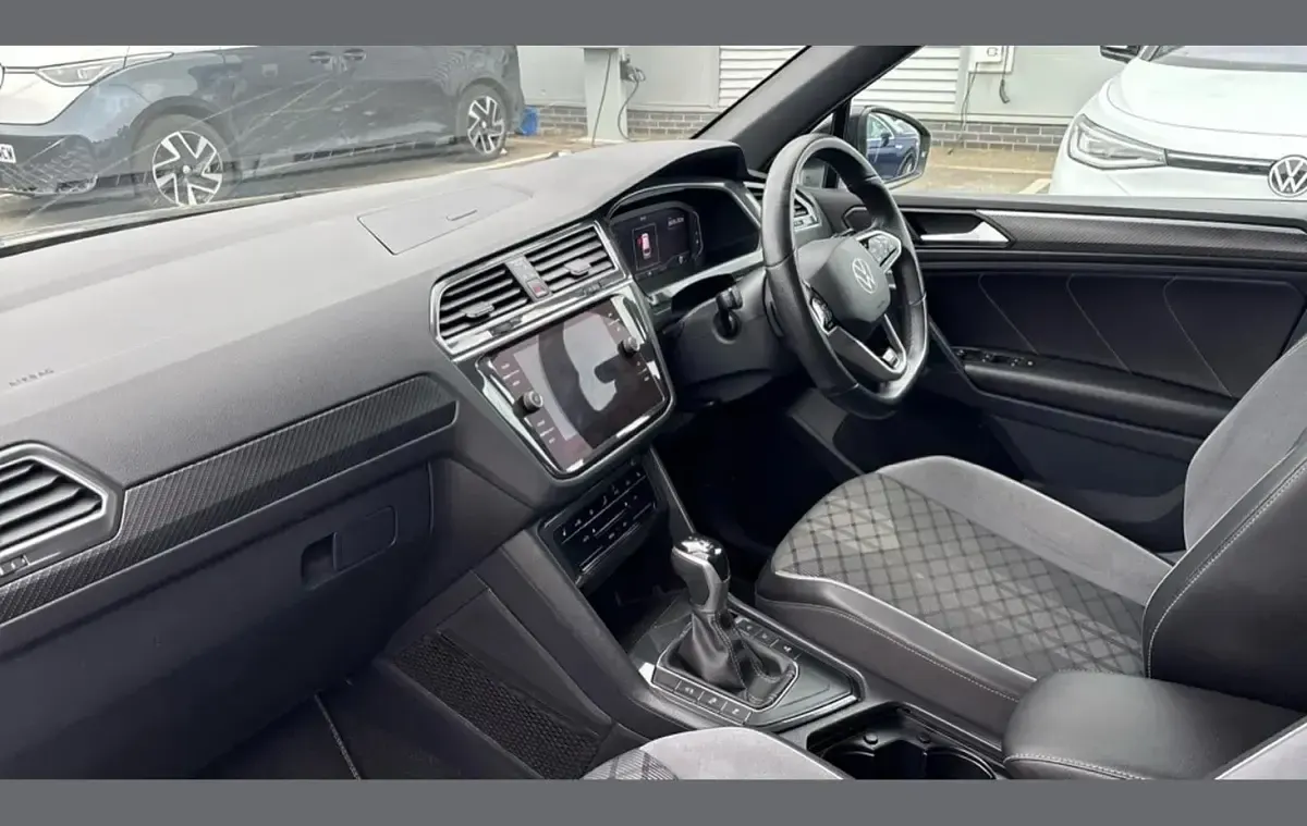 Used VW Tiguan R-line 150 HP (110 kW) 2021 Black SUV