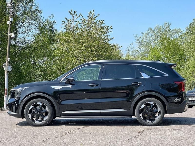 Black Used 2024 Kia Sorento 4 SUV | £43,882 (Good price) - Image 1/4