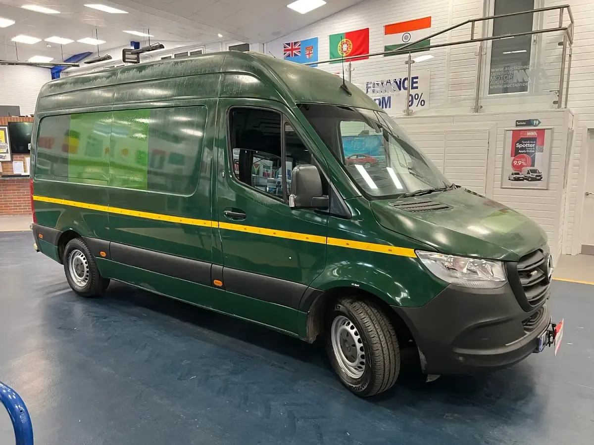Used Mercedes Sprinter 163 HP (119 kW) 2019 White Van