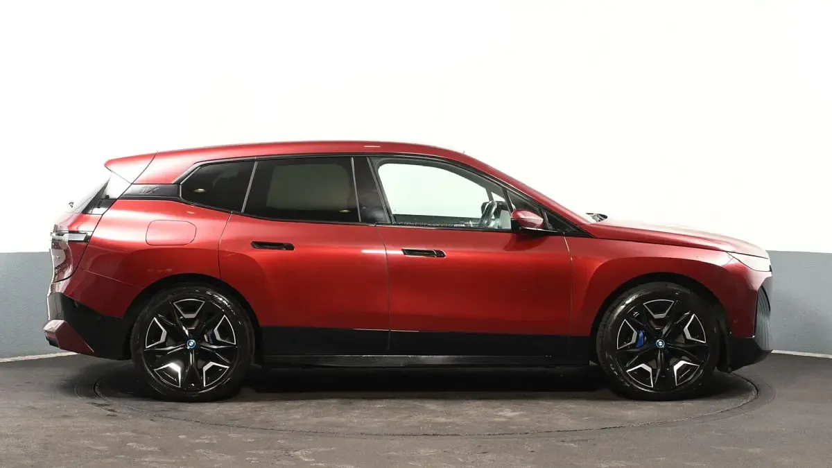 Usado BMW iX M Sport 379 kW (516 CV) 2022 Rojo SUV