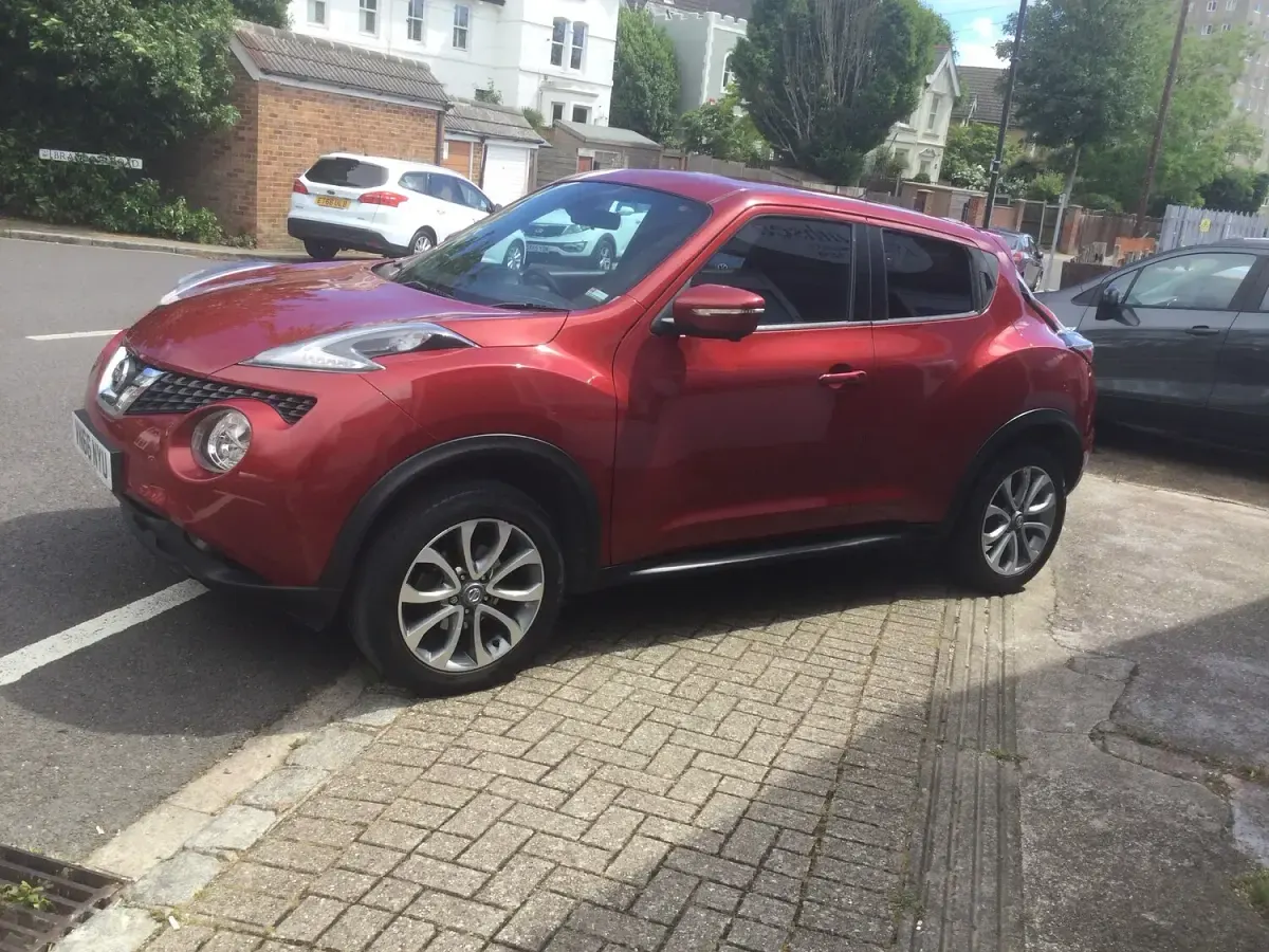 Used Nissan Juke S 115 HP (84 kW) 2016 Red SUV