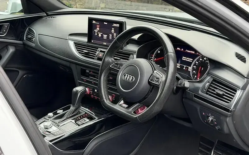 Used Audi A6 Black Edition 190 HP (139 kW) 2017 White Estate
