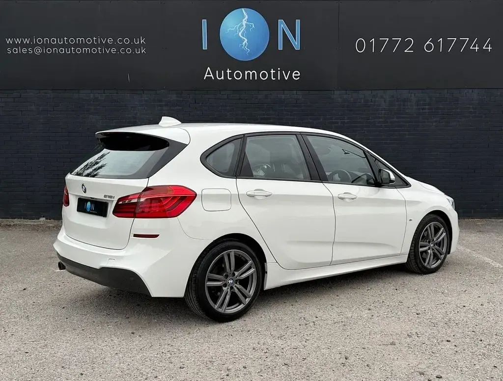 Used BMW 218 M Sport 2015 White Hatchback