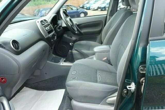 Used 2002 Toyota RAV4 SUV | £2,194 (Super price) - Image 1/4