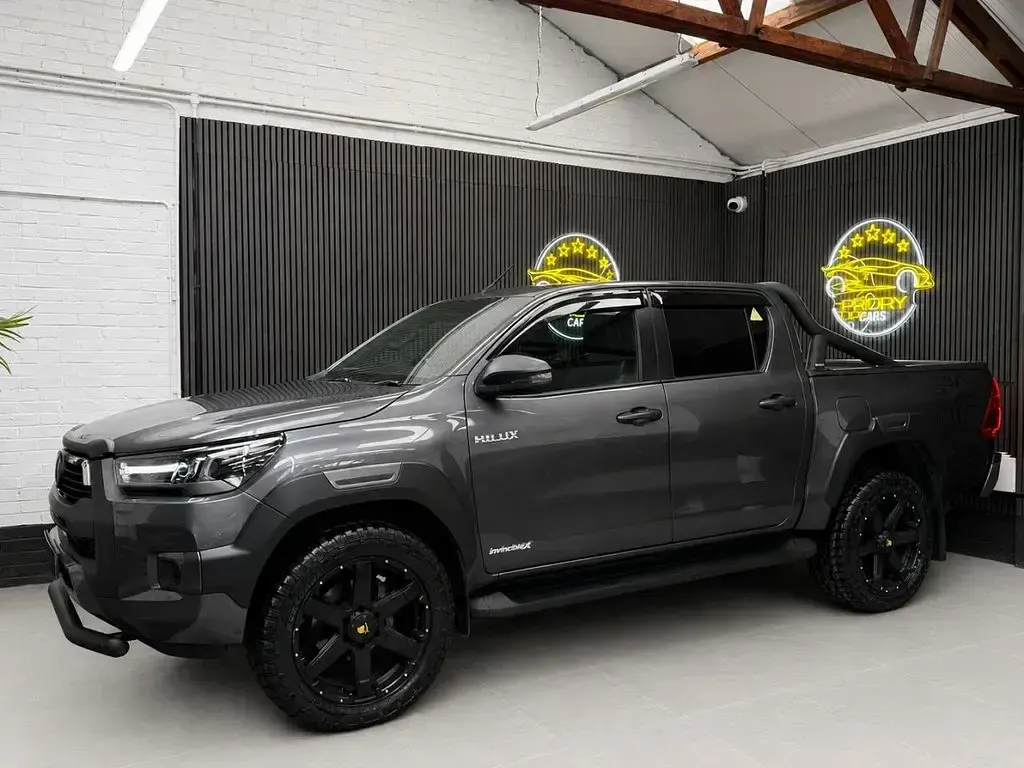 Used Toyota HiLux 204 HP (150 kW) 2021 Grey Pickup